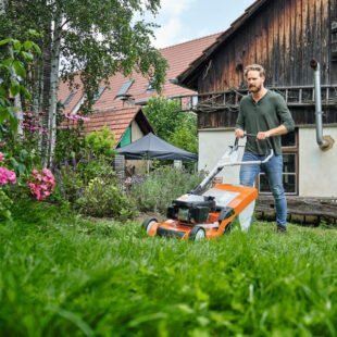 Stihl RM650V Self Propelled Four-Wheeled Rotary Mower