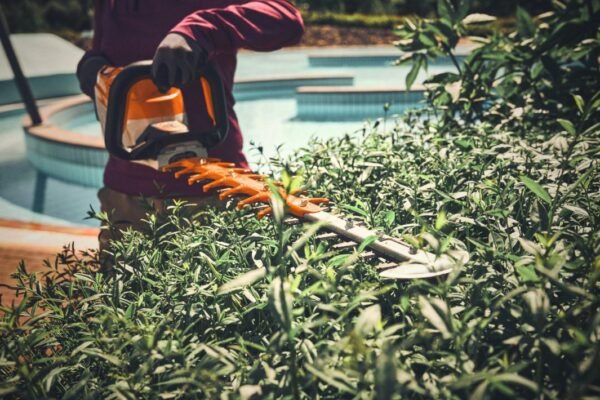 Stihl HSA140T Cordless Hedge Trimmer