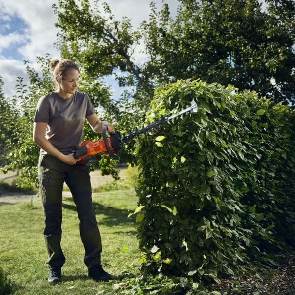 Husqvarna 322iHD60 Cordless Hedge Trimmer